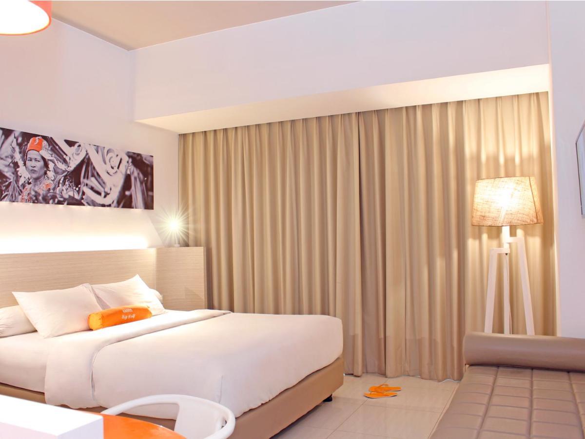 Harris Hotel Samarinda Exterior photo
